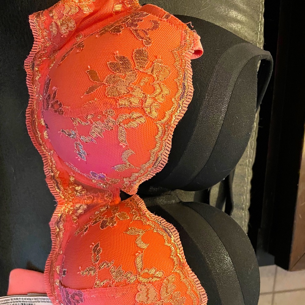 2 34D Victoria’s Secret Dream Angel and Body by Victoria bras.